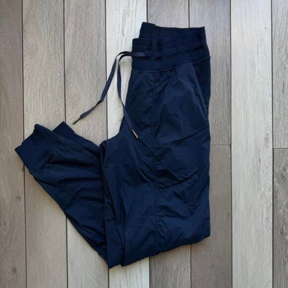 Navy lululemon joggers with pockets - Picture 2 of 6